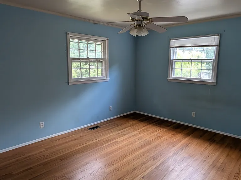 6 Greenbriar Rd — Photo 13