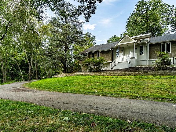 3rd image of 145 Sunset Hollow Rd