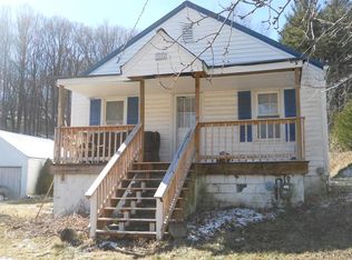 2808 Locust Grove Rd, Bluefield, WV 24701