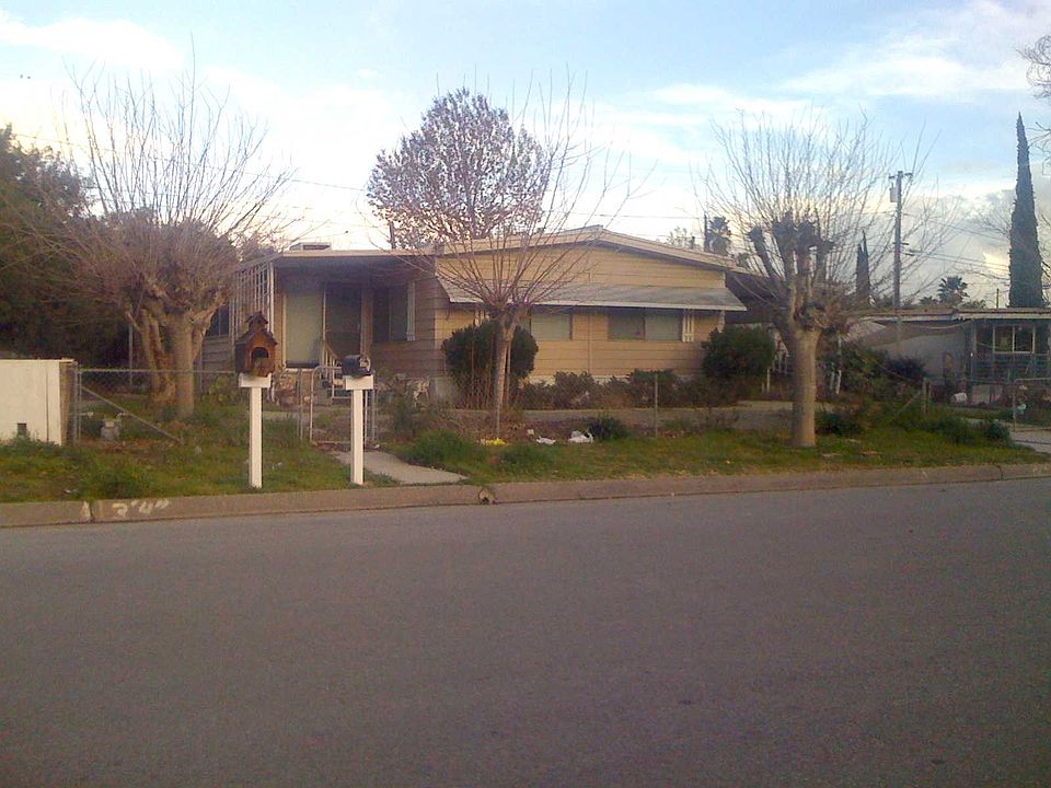 1st image of 105 Diana St