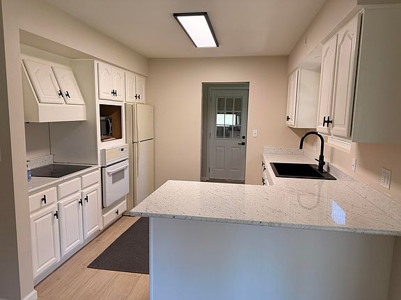 5th image of 4003 Evergreen Ln