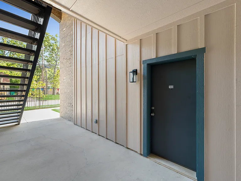 Bernice St — Photo 19