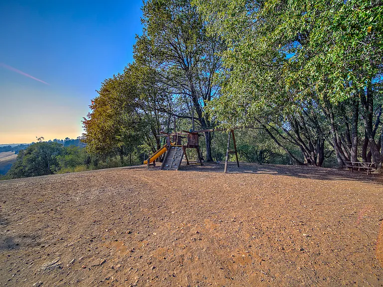 18626 Quiet Oak Pl — Photo 31