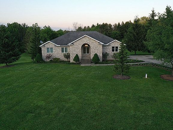 3rd image of 11045 Forest Oaks Dr