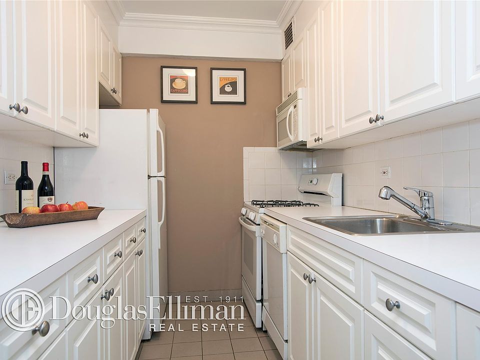 1st image of 40 E 9th St APT 12E