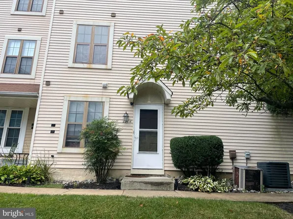 291A Everly Ct #A, Mount Laurel, NJ 08054