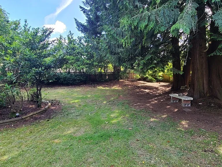 2730 Ash St — Photo 19