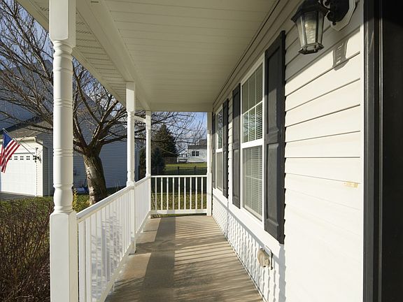 2nd image of 126 Chapel Hill Cir
