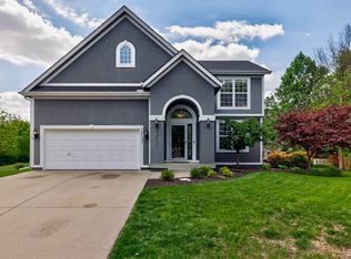 10131 Redbud Ln, Lenexa, KS 66220
