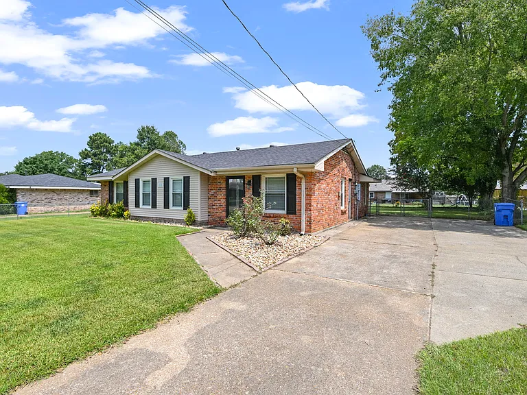 111 Lori Streetprattville — Photo 2