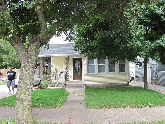 3rd image of 222 North Francis