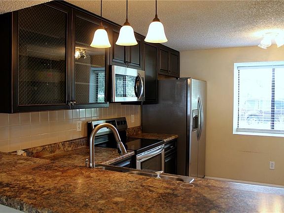 5th image of 321 Lake Placid Ct
