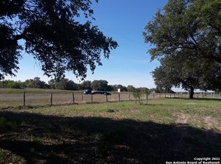 16611 N Interstate Highway 35, Moore, TX 78057
