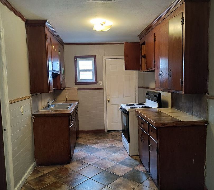1st image of 816 1/2 W 14th Ave