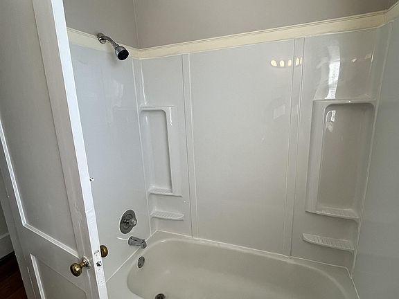 5th image of 3534 Troost Ave #3S