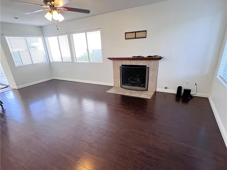 25234 Lawton Ave — Photo 2