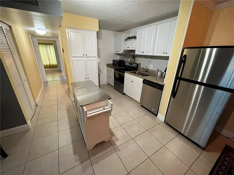 1009 Green Pine Blvd #G1 — Photo 14