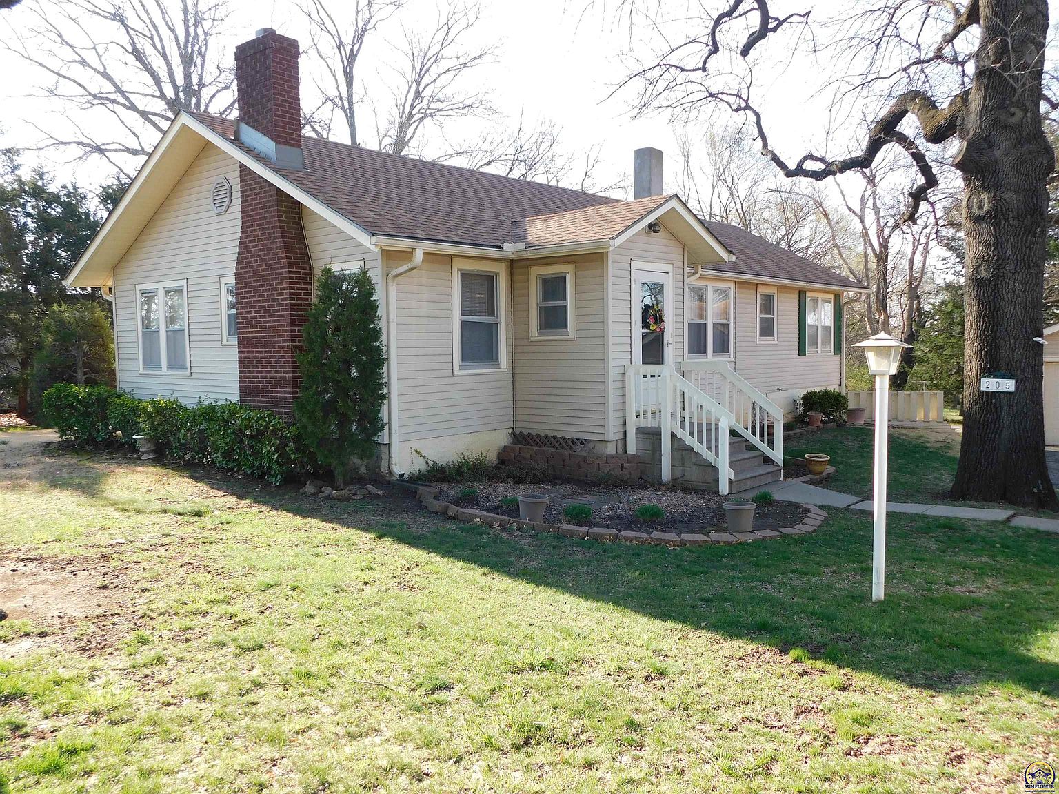 205 NW Menninger Rd, Topeka, KS 66617 Zillow