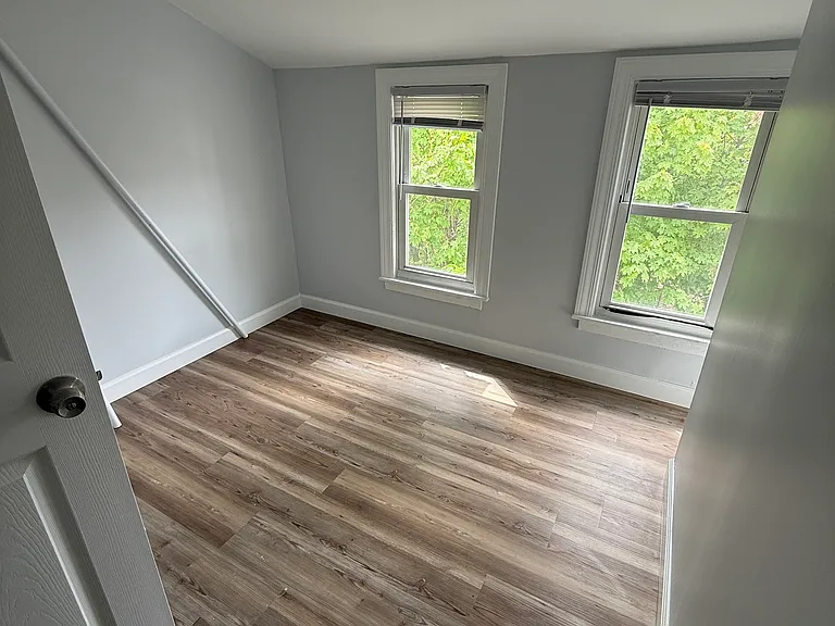 103 Walnut St #3 — Photo 6
