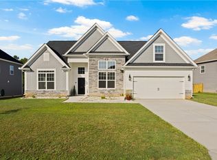 318 Carriage Hill Dr, Easley, SC 29642