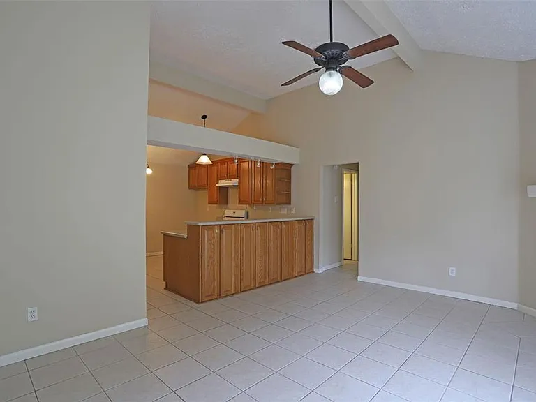 11011 Shadowfield Dr — Photo 4
