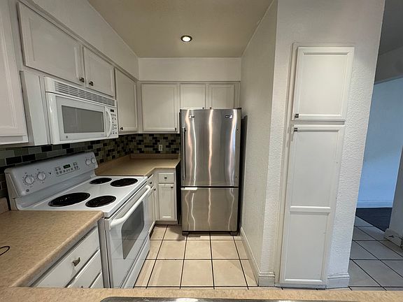 5th image of 2881 E Huntington Blvd #131