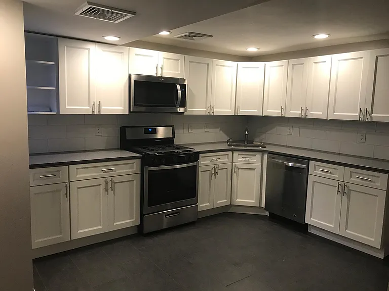 429 Dickinson St #2 — Photo 1
