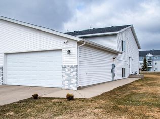 1902 41st Ave S, Moorhead, MN 56560