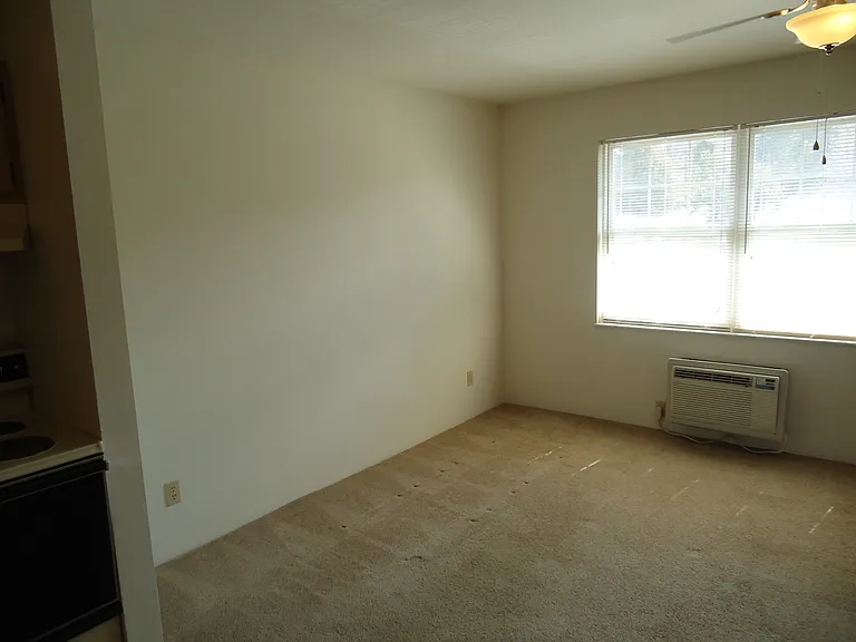 1220 Saline Rd #5 — Photo 4