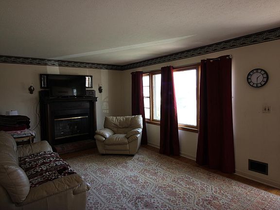 4th image of 8110 Seaforth Dr