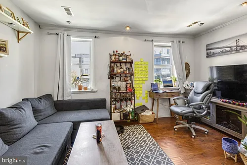 238 W Girard Ave #2 Photo 1
