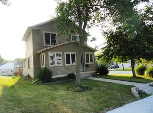 657 1st St, Hartford, WI 53027