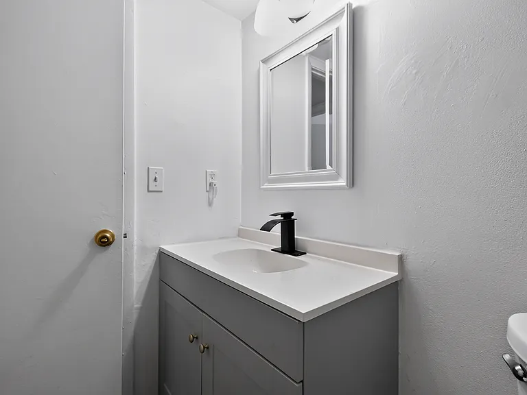 451 Mercury Ave SE #201 — Photo 21