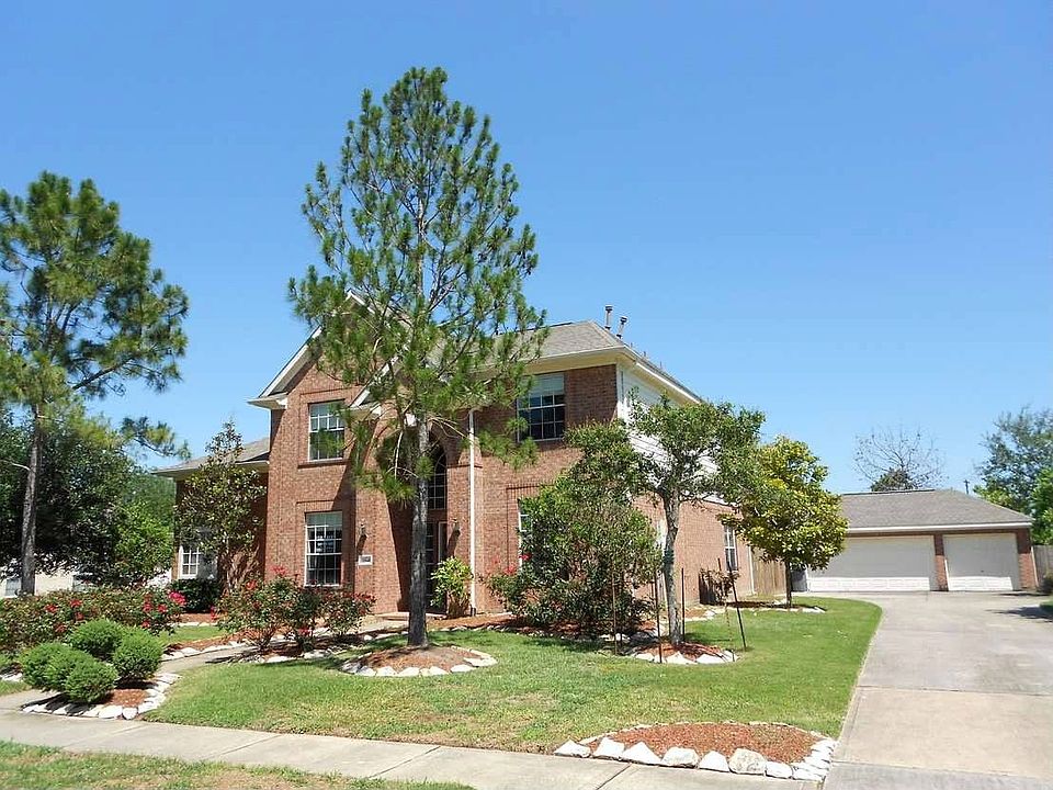 1st image of 2841 Everett Dr