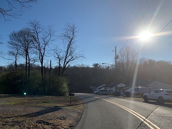 4th image of 155 Fairlawn Dr