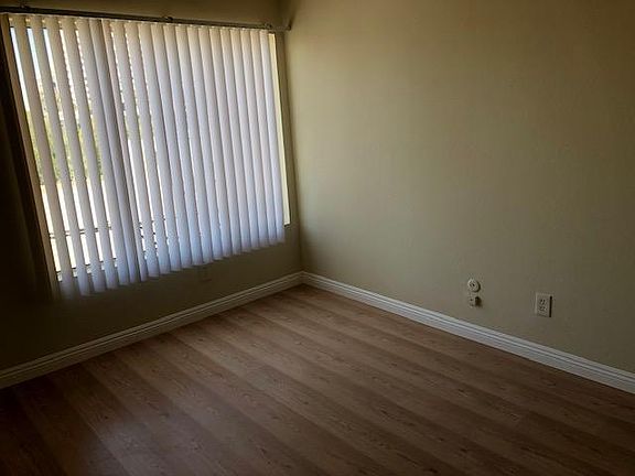 2nd image of 307-433 N Jackson St #307