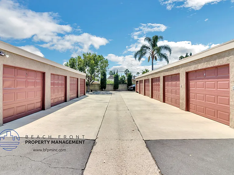 250 E Acacia St — Photo 34