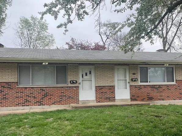 18 Cunningham Ct #18, Saint Charles, MO 63301