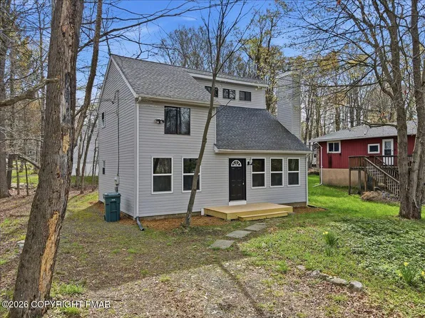 4554 Briarcliff Ter, Tobyhanna, PA 18466