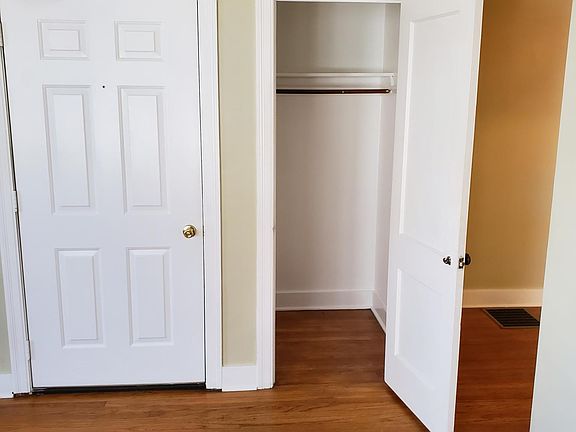 4th image of 1332 Evelyn St APT 1N