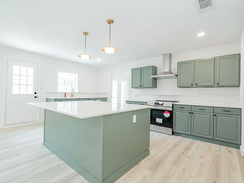 1st image of 2702 Emberwood Dr