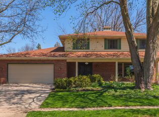 28 Independence Sq, Bloomington, IL 61704