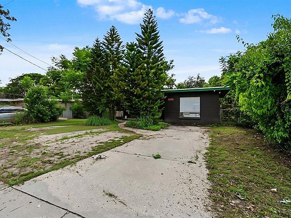 3rd image of 1803 E BOUGAINVILLEA AVENUE