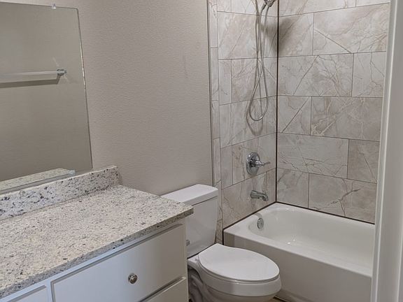 5th image of 3124 Westminster Dr #A