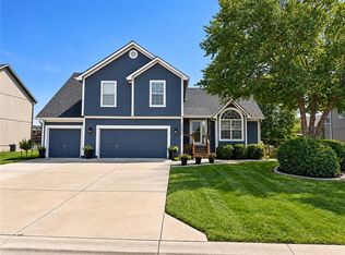 2511 SW Current Ln, Lees Summit, MO 64082