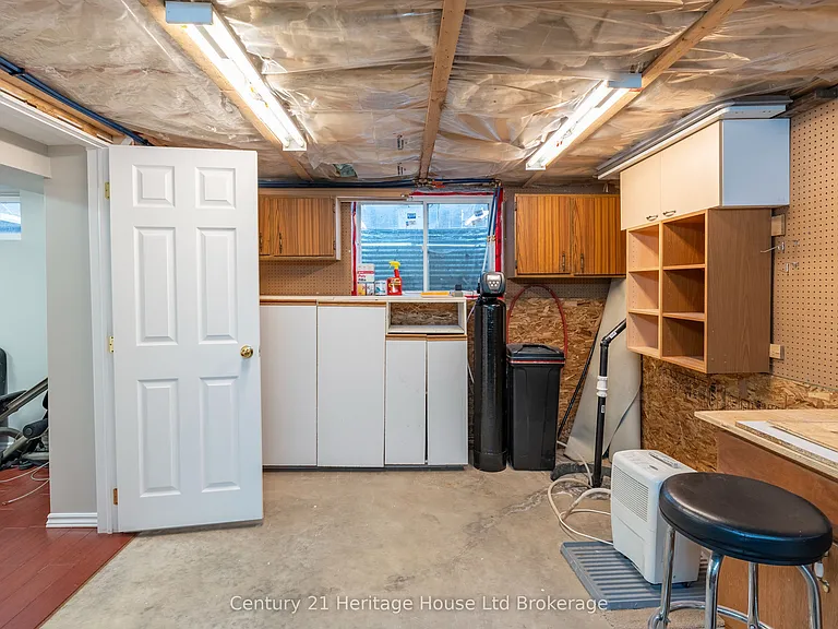 93 James Ave — Photo 41