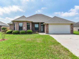 707 Moore St, Richwood, TX 77566