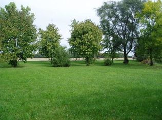 2398 N 41st Rd, Sheridan, IL 60551