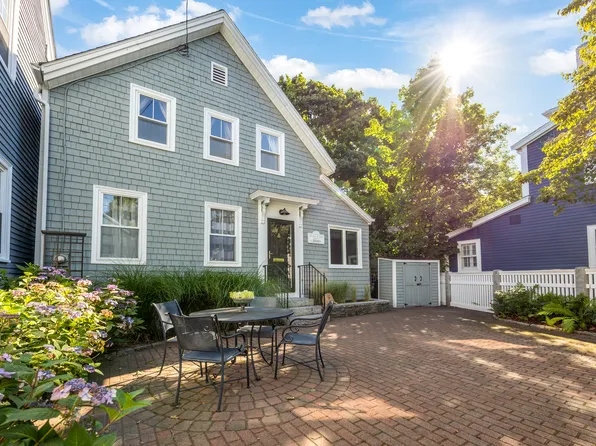 4 Atkinson St, Newburyport, MA 01950