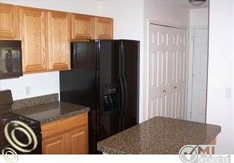 Kitchen 2.jpg